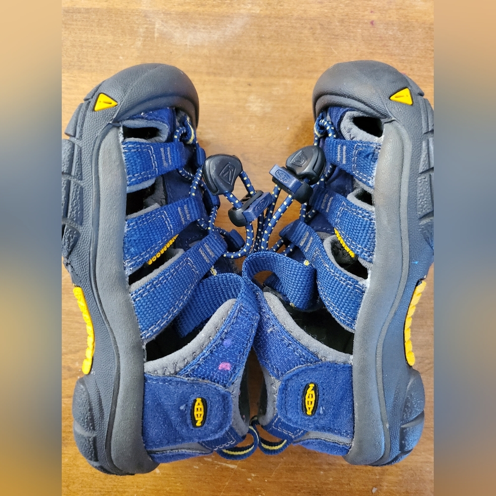 Keen Newport sandals infant us10